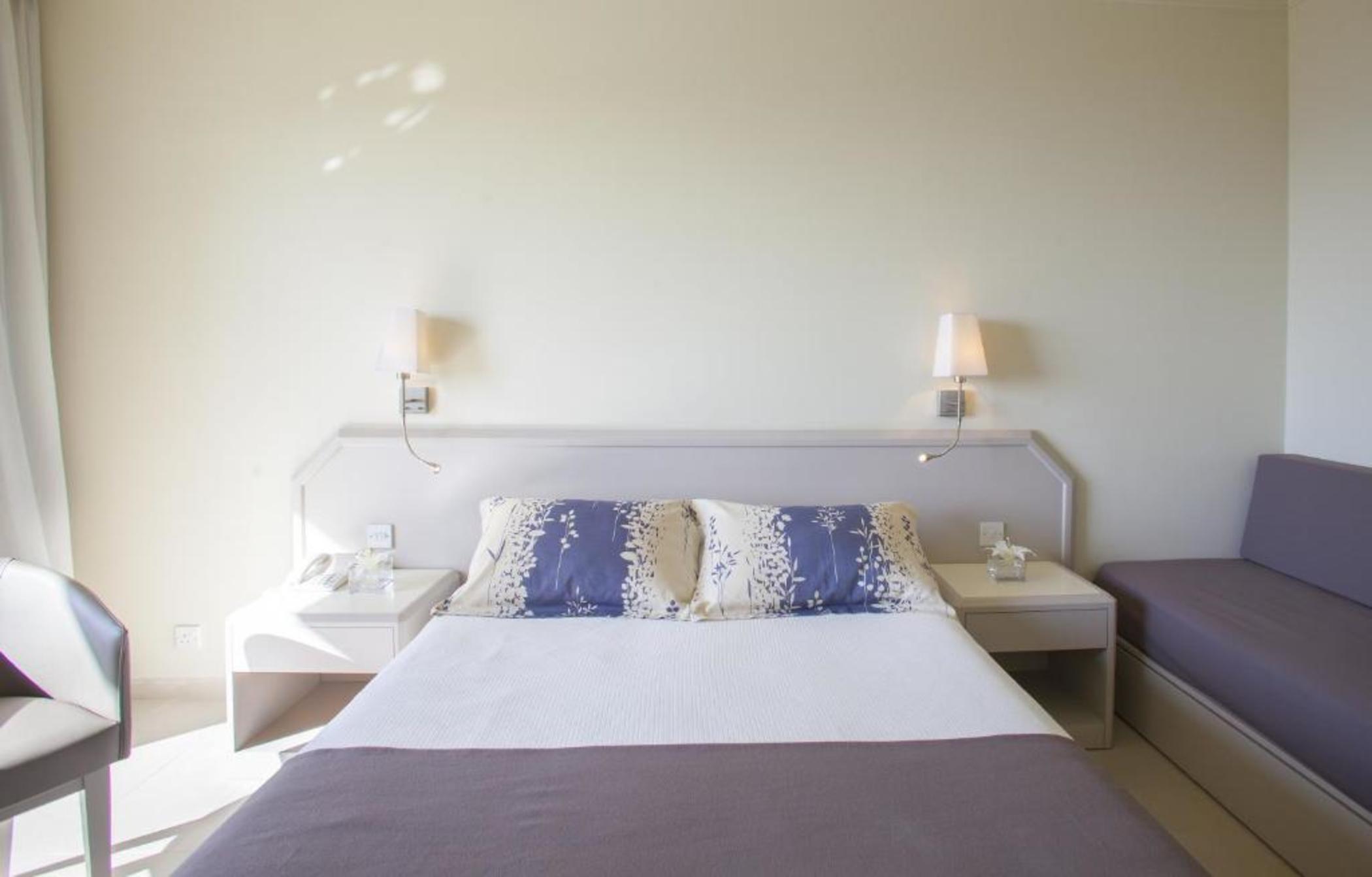 Louis Imperial Beach Пафос Екстериор снимка
