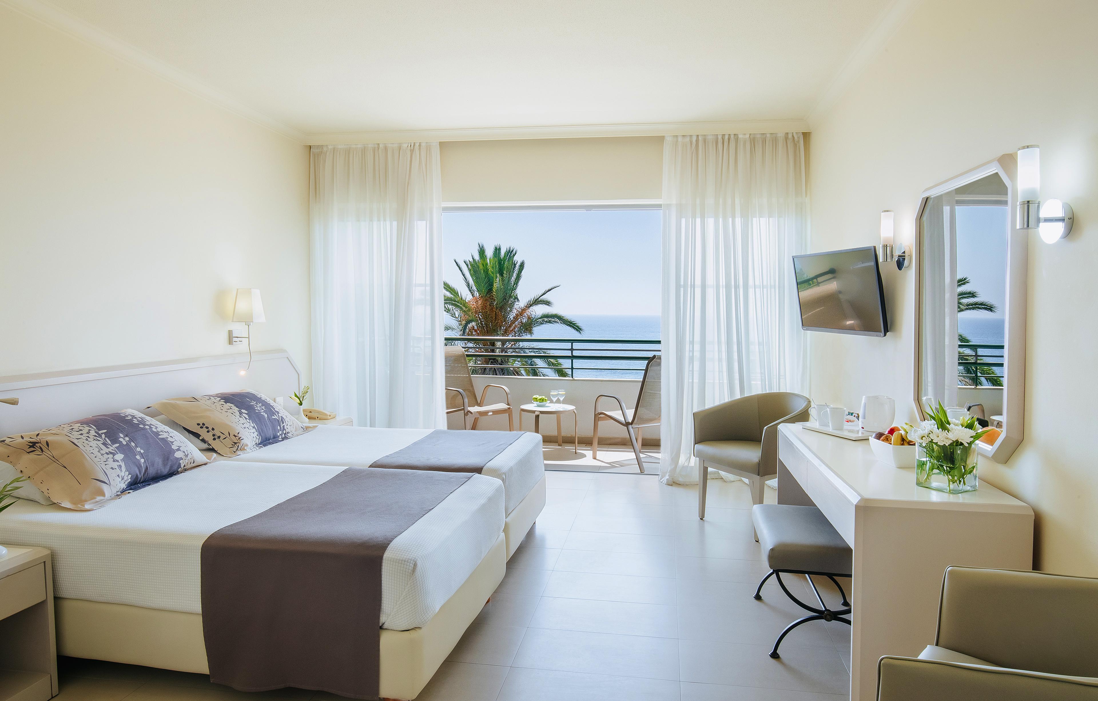 Louis Imperial Beach Пафос Екстериор снимка